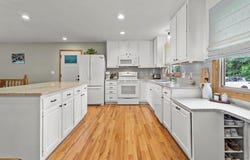 404 Roxanne Drive, Fairbank, IA 50629
