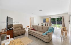 8310 NW 10th St, Pembroke Pines, FL 33024
