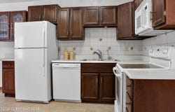 211 Falls Circle, Bushkill, PA 18324