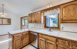 6780 Upper 28th Street N, Oakdale, MN 55128