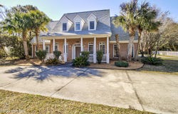 613 Clarendon Avenue, Carolina Beach, NC 28428