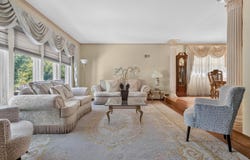 1 GREGG LANE, Bayonne, NJ 07002