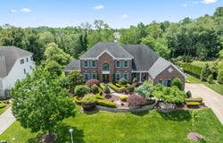 27 Witherspoon Way, Marlboro, NJ 07746