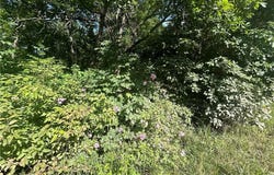 226 E Sugar Lake Drive, Mound City, KS 66056