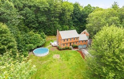 7 Evergreen Cir, Sterling, MA 01564