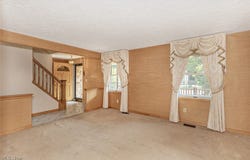 5748 Marine Pkwy, Mentor on the Lake, OH 44060