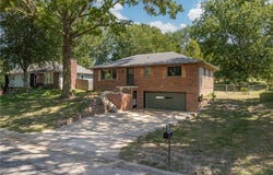 3209 N 36 Terrace, St Joseph, MO 64506