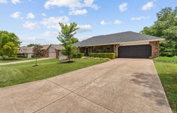2602 S 15th Avenue, Ozark, MO 65721