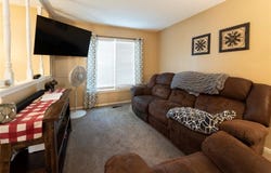 5924 NW Creekview Drive, Parkville, MO 64152