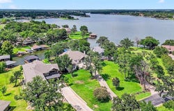 102 Noweta Place, Lake Kiowa, TX 76240