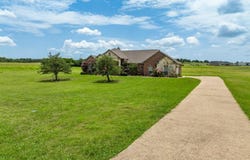 845 W County Line Road E, West, TX 76691