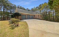 105 Laurel Ridge Court, Fayetteville, GA 30215