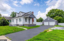285 S BROADWAY, PENNSVILLE, NJ 08070