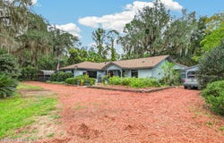 657 SE 2ND Avenue, Melrose, FL 32666
