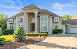 1601 NW Arrowhead Trail, Blue Springs, MO 64015