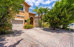 19404 NW 79th Ct, Hialeah, FL 33015