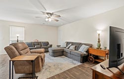 105 Southern Magnolia Ln, Laurens, SC 29360