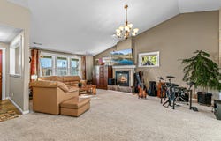 23 Meadowfield Circle, Eagle Point, OR 97524