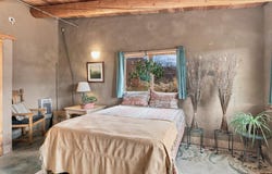 12 Mesa Sea Rd, Arroyo Hondo, NM 87513