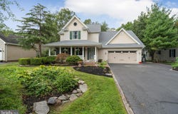 223 HILLIARD BOULEVARD, MANAHAWKIN, NJ 08050