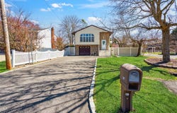 297 Mount Vernon Avenue, Medford, NY 11763