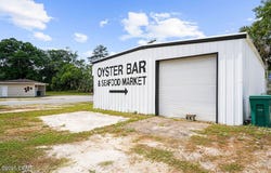 974 White Avenue, Graceville, FL 32440