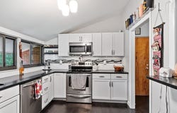 7 Longwood Dr, Andover, MA 01810