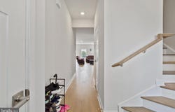 121 KYLE SQ, MEDIA, PA 19063