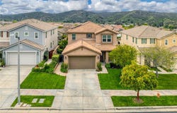 22620 Dragonfly Ct, Saugus, CA 91350