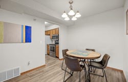 534 West Side Dr, IowaCity, IA 52246