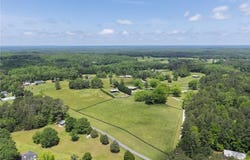 30 Farmstead Lane, Chattahoochee Hills, GA 30268
