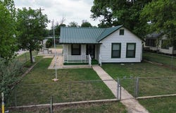 700 Clay St, Kerrville, TX 78028