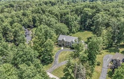 103 Champion Lane, Chagrin Falls, OH 44022