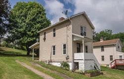 702 Redwood Dr, Cecil, PA 15057