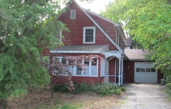 204 GREENWOOD Avenue, Bettendorf, IA 52722