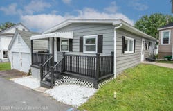98 Rose Lane, Old Forge, PA 18518