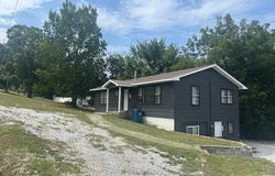 106 W South Street, Neosho, MO 64850