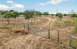 1152 County Road 447 lot: 14, Waelder, TX 78959