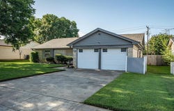 808 Ridge Drive, Bedford, TX 76021