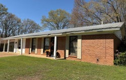 334 3rd Ave., Houston, MS 38851