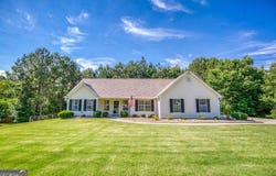 1015 Carriage, Loganville, GA 30052