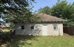 2006 Central Avenue, Anderson, IN 46016