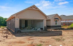 4661 Lincoln Landing, Harrah, OK 73045