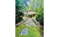 179 Dogwood Trl, Hillsville, VA 24343