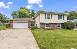 2125 Shabbona Drive, Springfield, IL 62702