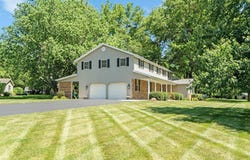 1704 S Sutton Circle Drive, Bluffton, IN 46714-1139