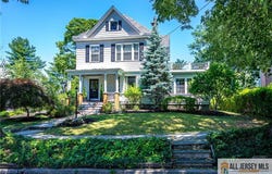 76 Spring Street, Metuchen, NJ 08840