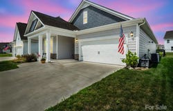 134 Fox Cove Road, Hendersonville, NC 28792