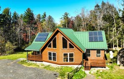 223 Silver Leaf Dr, Becket, MA 01223
