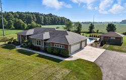 3919 S Sycamore Lane, Columbia City, IN 46725